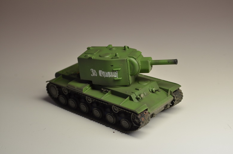 Модель танка КВ-2 зеленый камуфляж