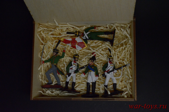 Набор оловянных солдатиков 5 шт в подарочной коробке. Высота солдатиков 54 мм.